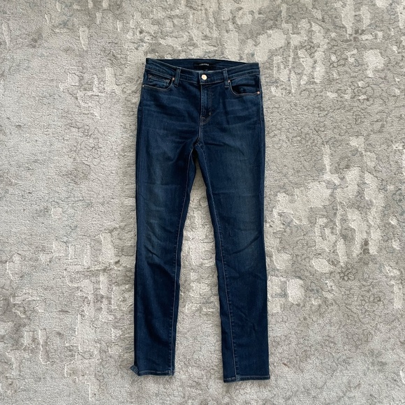 J-Brand mid-rise dark denim with stretch - Picture 1 of 13